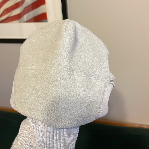 Nike women’s fleece running hat beanie - Picture 3 of 6